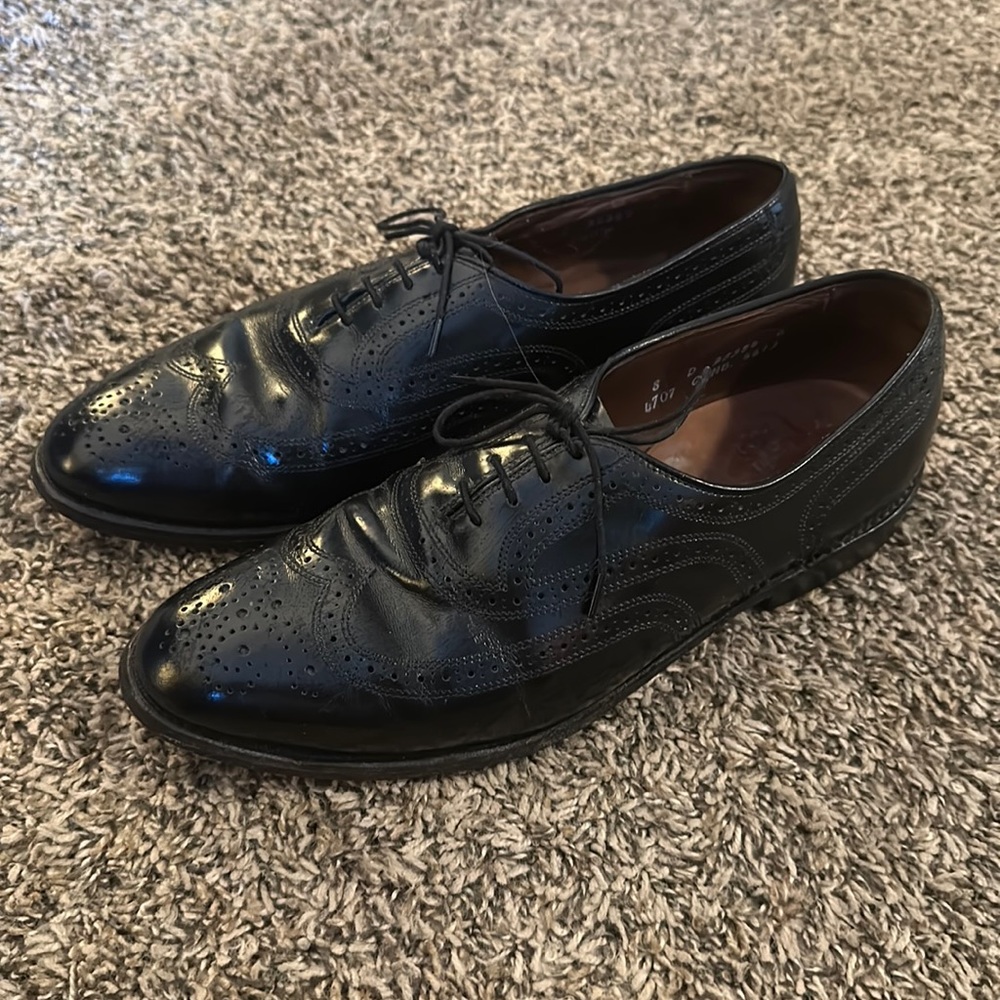 Allen Edmonds SZ 8 black men’s dress shoe